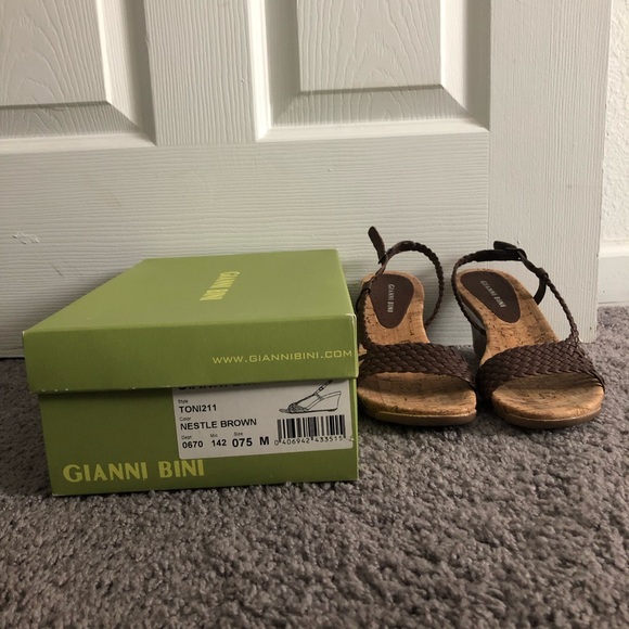 Gianni Bini Wedges - Picture 5 of 5